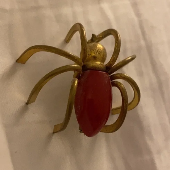 VINTAGE authentic 1920s-1930s red bakelite brooch - Picture 2 of 6